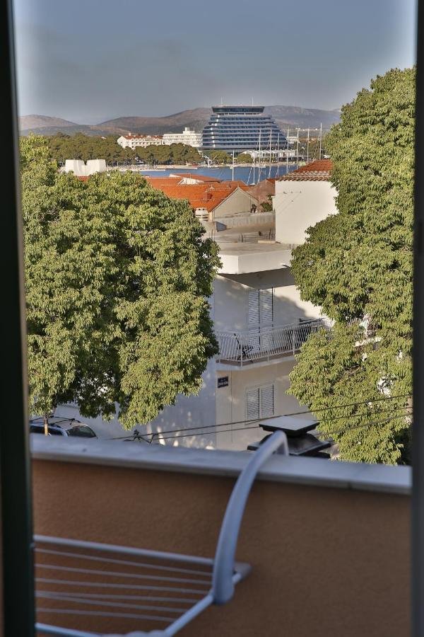 Guest House Lorenta Vodice Zewnętrze zdjęcie