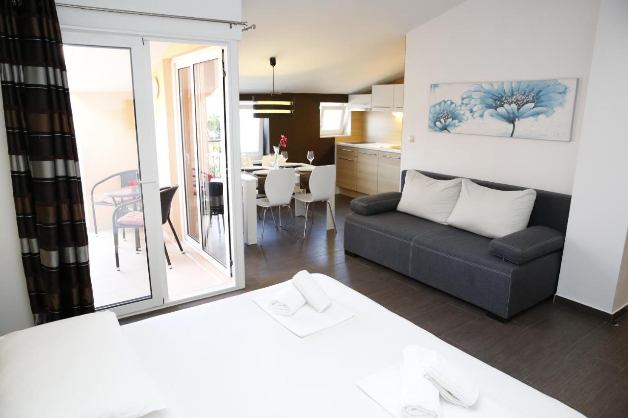 Guest House Lorenta Vodice Zewnętrze zdjęcie