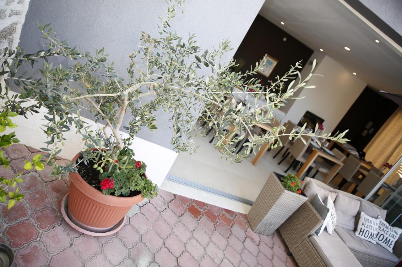 Guest House Lorenta Vodice Zewnętrze zdjęcie