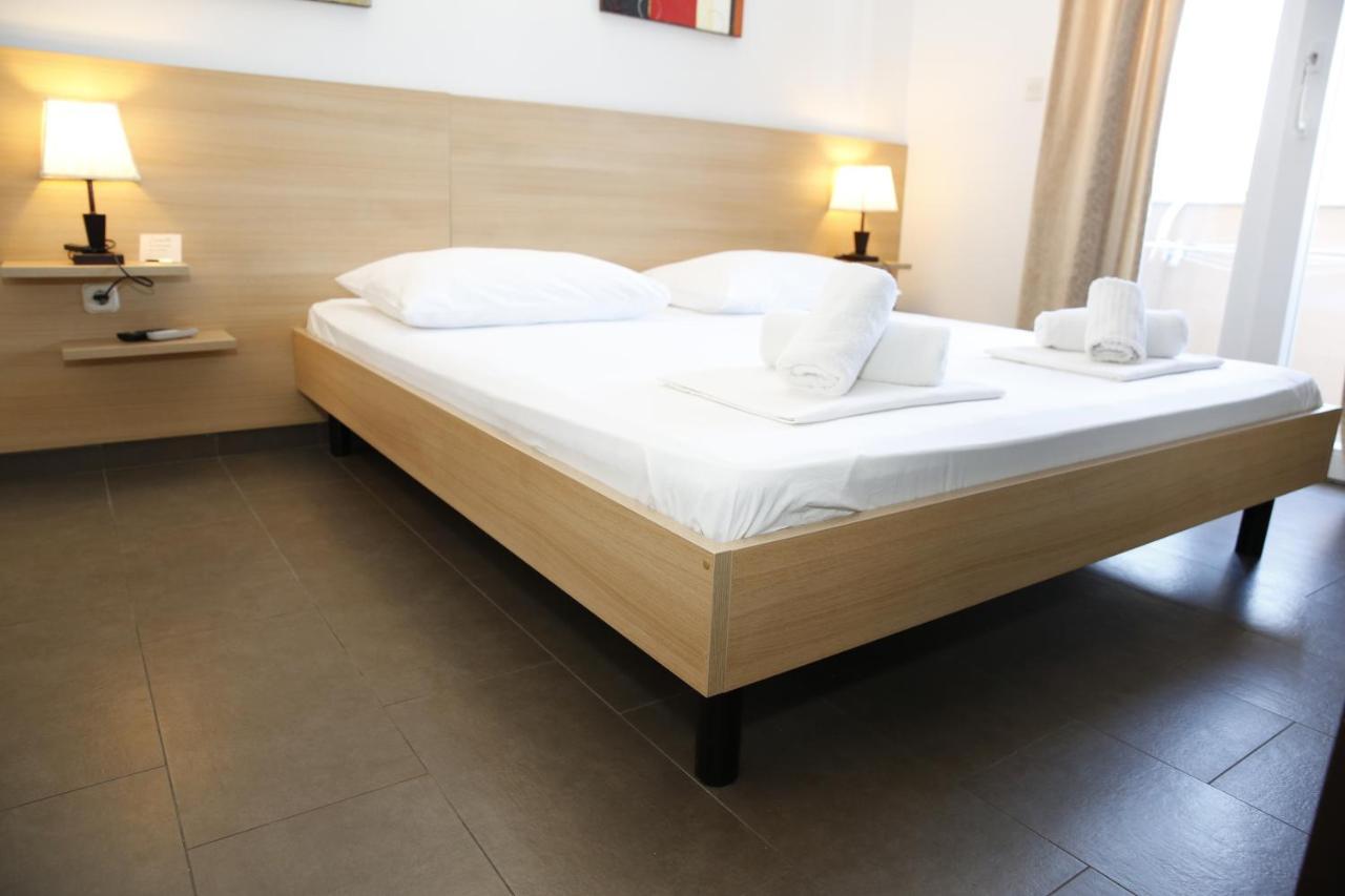 Guest House Lorenta Vodice Zewnętrze zdjęcie