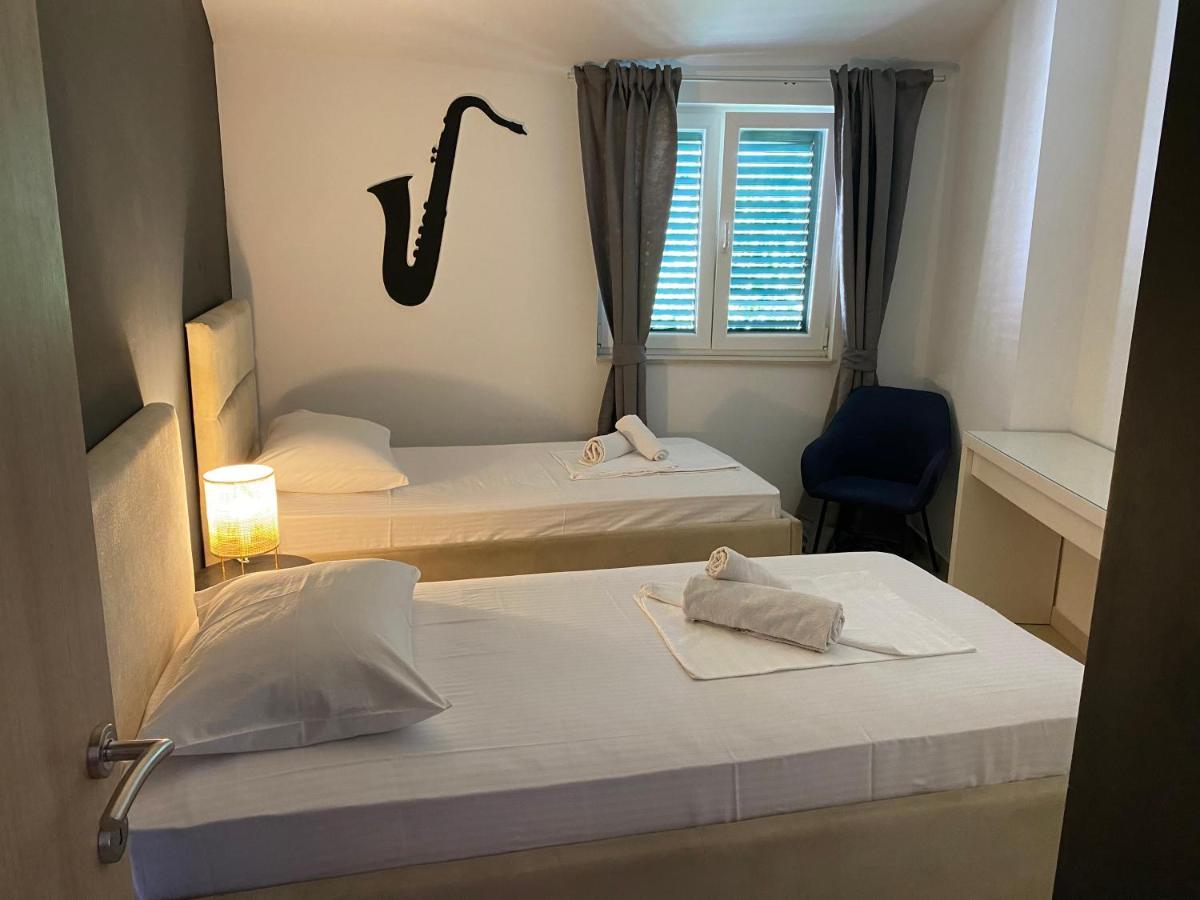 Guest House Lorenta Vodice Zewnętrze zdjęcie